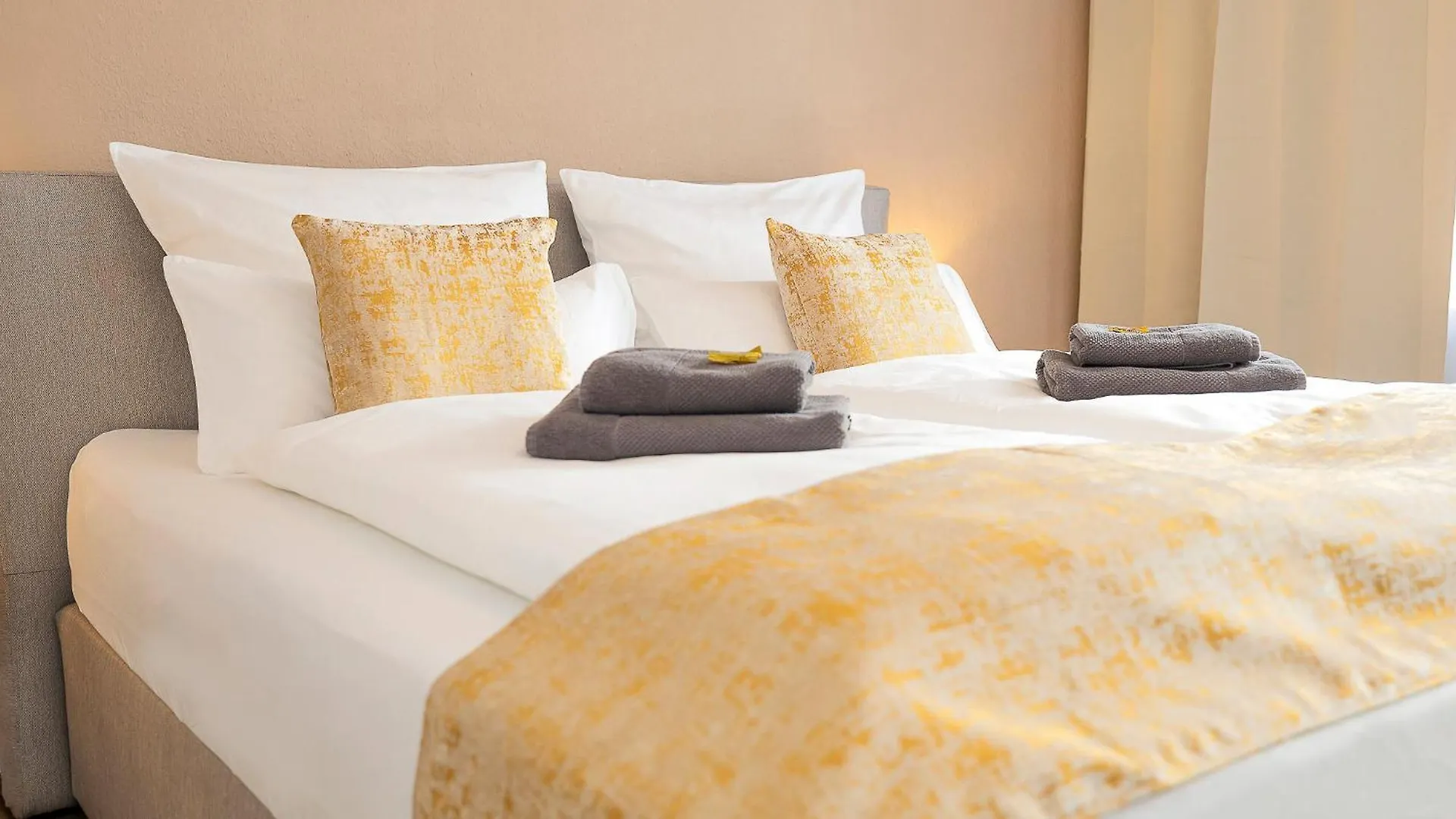 Luxx Home Mm, Airport- Fuer 7 Personen-Parken-Kueche Trunkelsberg Apartment