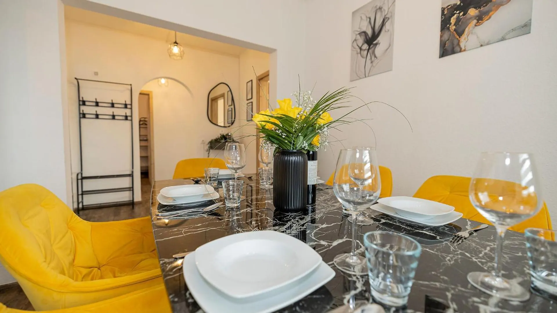 Apartment Luxx Home Mm, Airport- Fuer 7 Personen-Parken-Kueche Trunkelsberg Germany