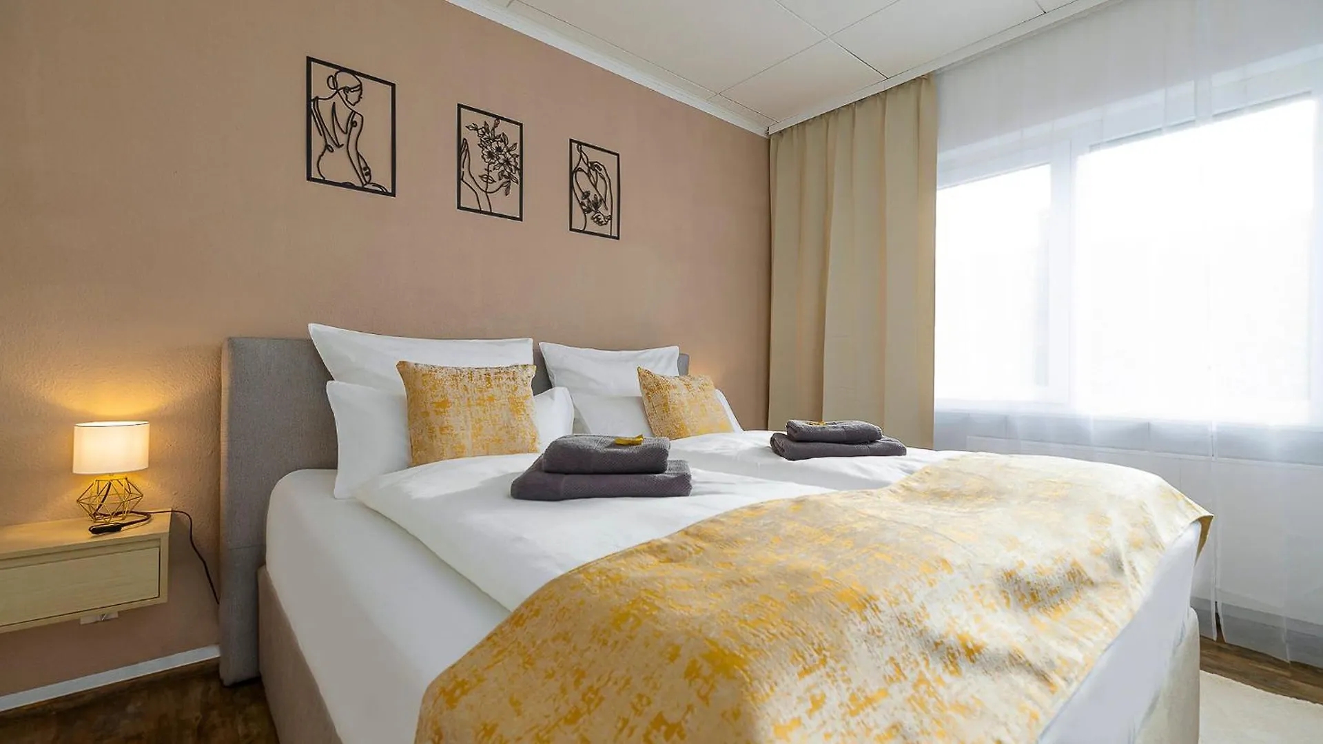Luxx Home Mm, Airport- Fuer 7 Personen-Parken-Kueche Trunkelsberg Germany