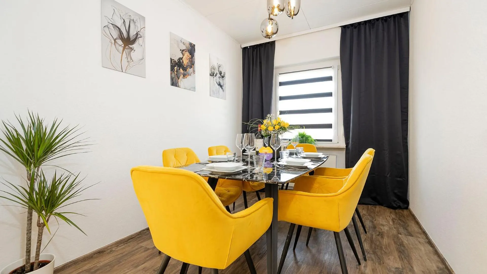 Luxx Home Mm, Airport- Fuer 7 Personen-Parken-Kueche Trunkelsberg Apartment